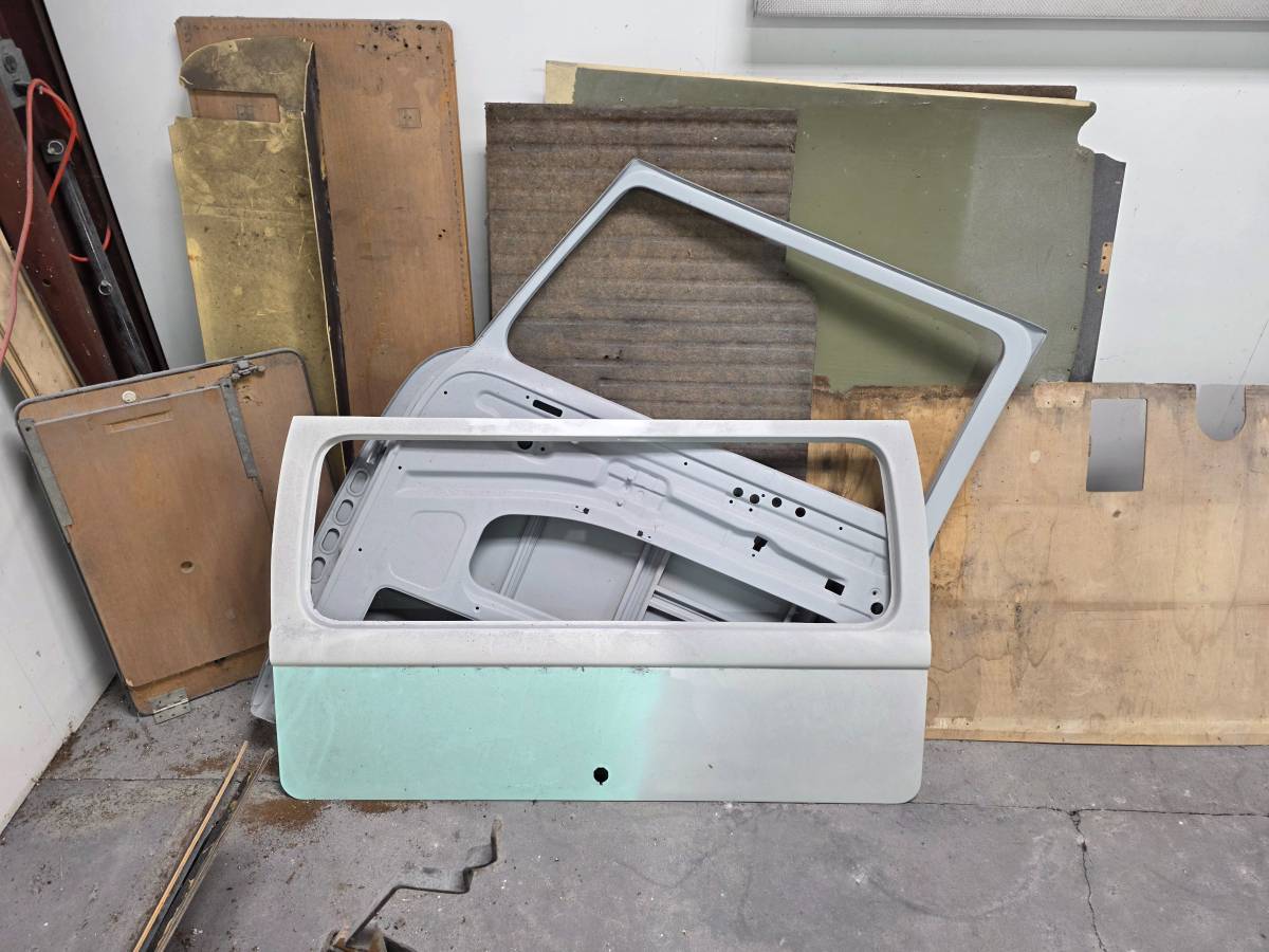 Volkswagen-1974-green-21