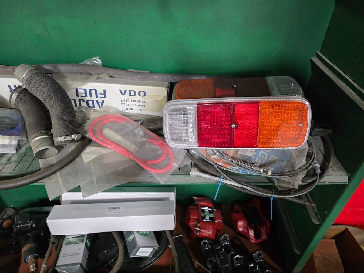 Volkswagen-1974-green-5