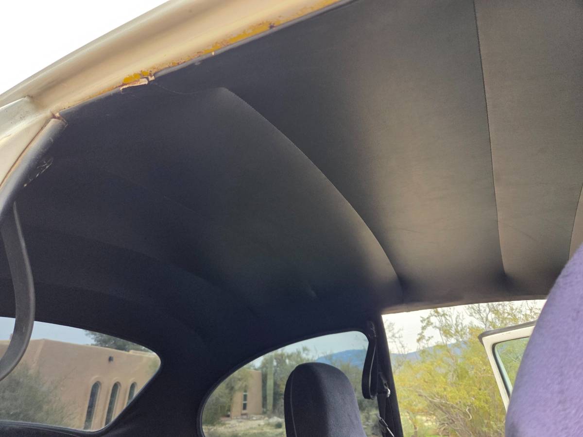 Volkswagen-1974-white-10