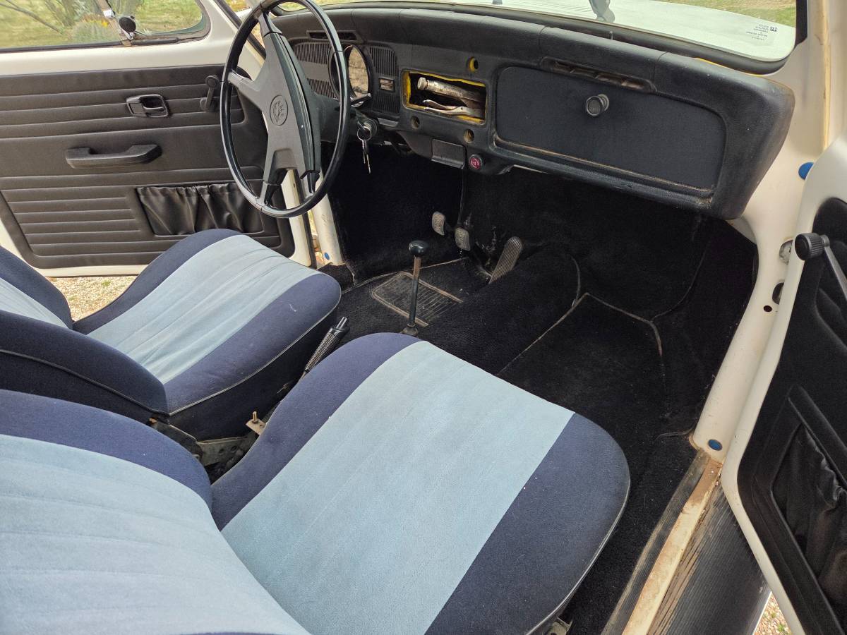 Volkswagen-1974-white-11