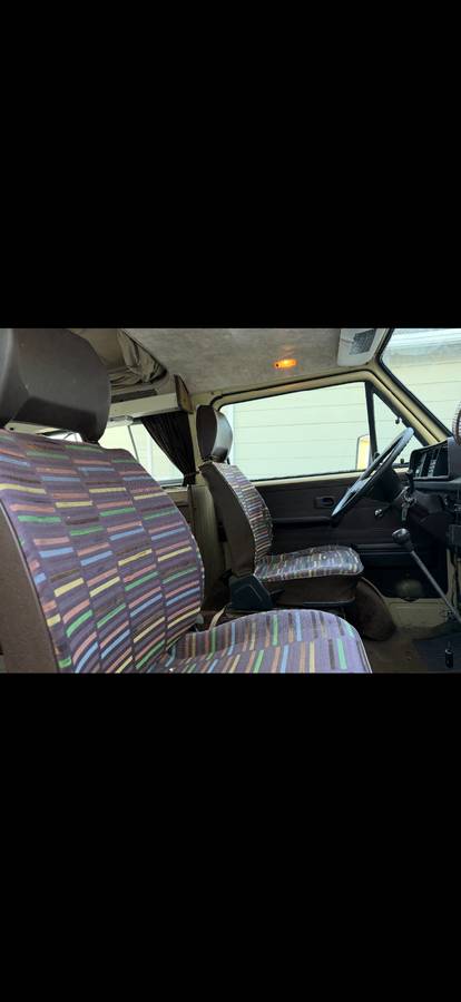 Volkswagen-1981-yellow-6