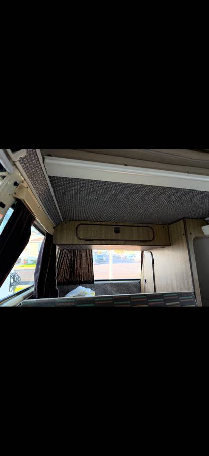 Volkswagen-1981-yellow-8