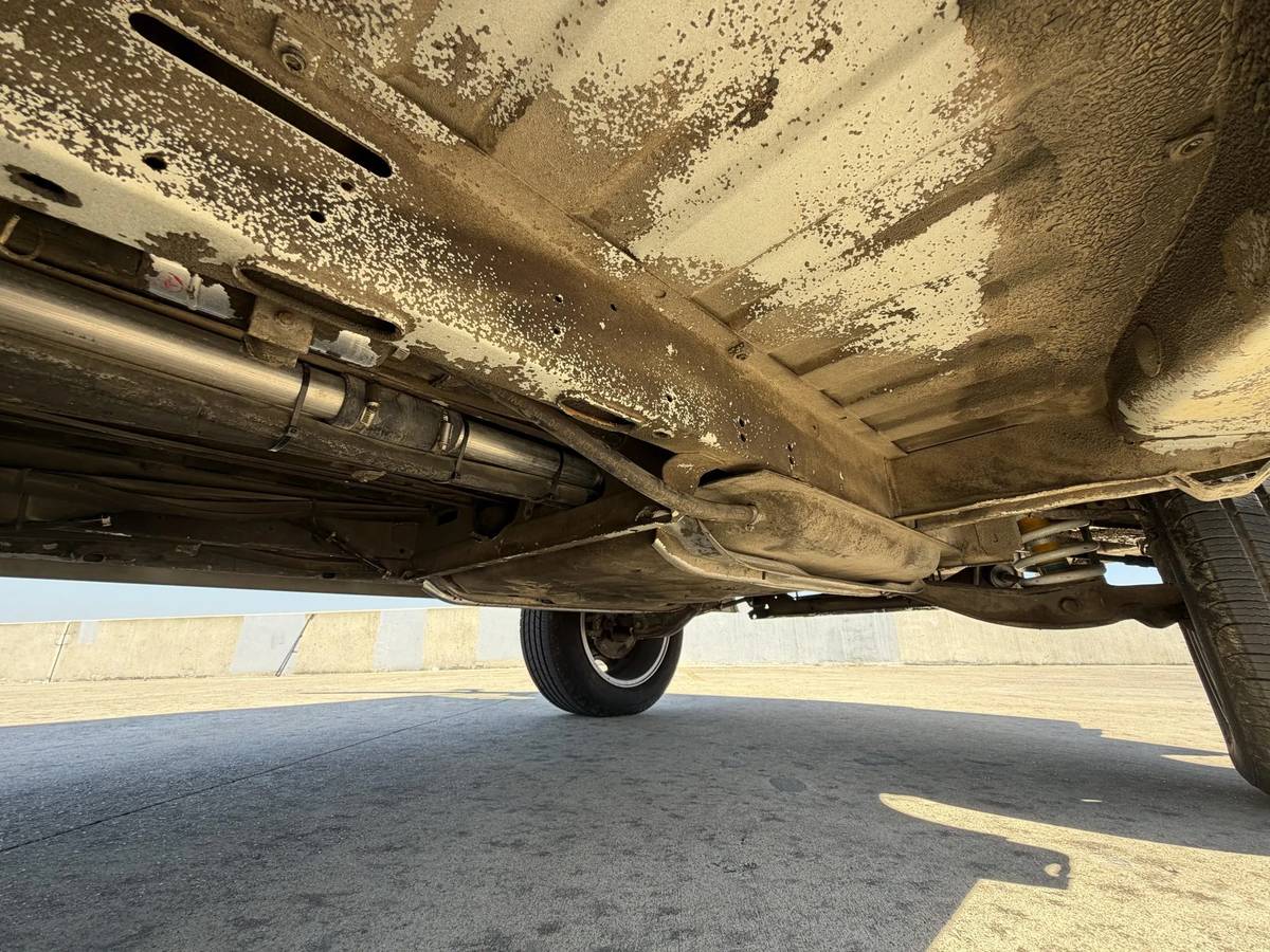 Volkswagen-1990-white-22