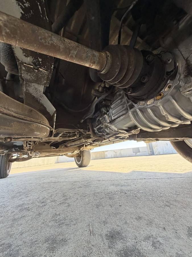 Volkswagen-1990-white-23