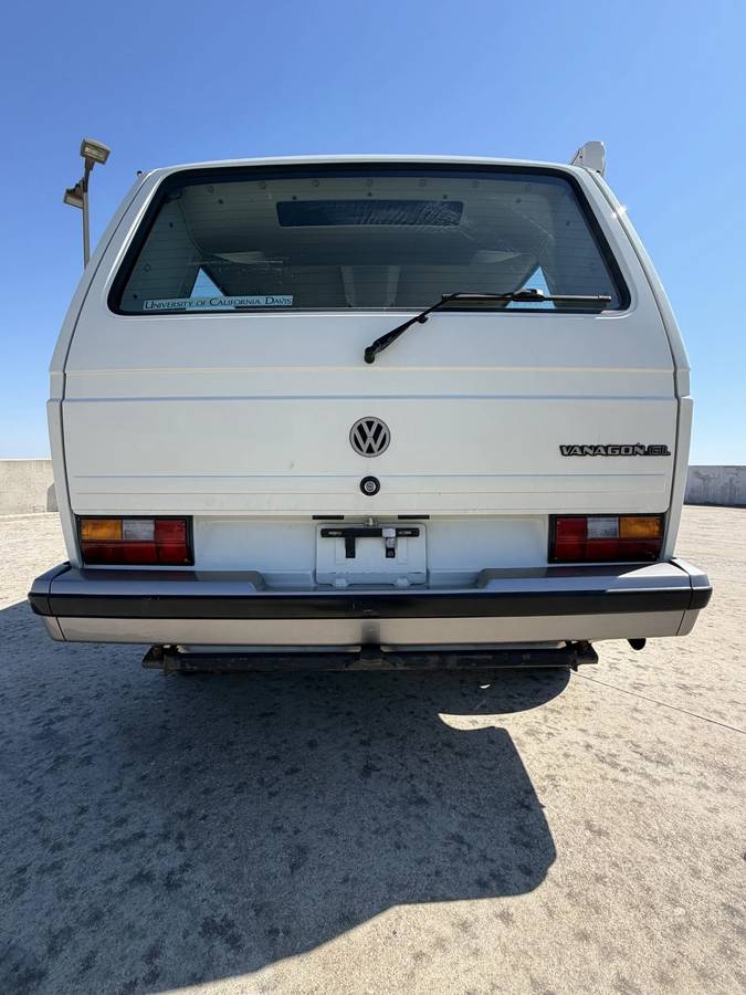 Volkswagen-1990-white-3