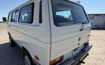 Volkswagen-1990-white-9