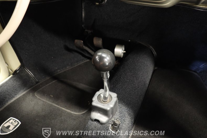 Volkswagen-Beetle-1962-Taupe-Saddle-leather-14