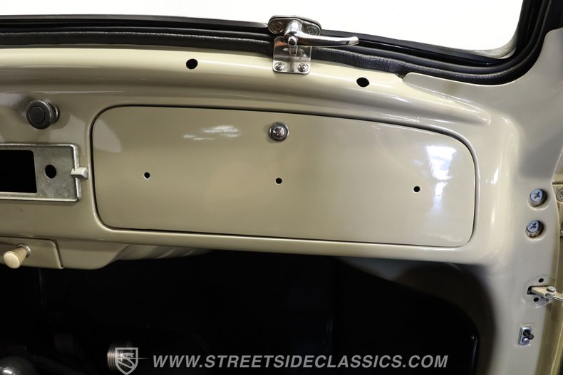 Volkswagen-Beetle-1962-Taupe-Saddle-leather-39