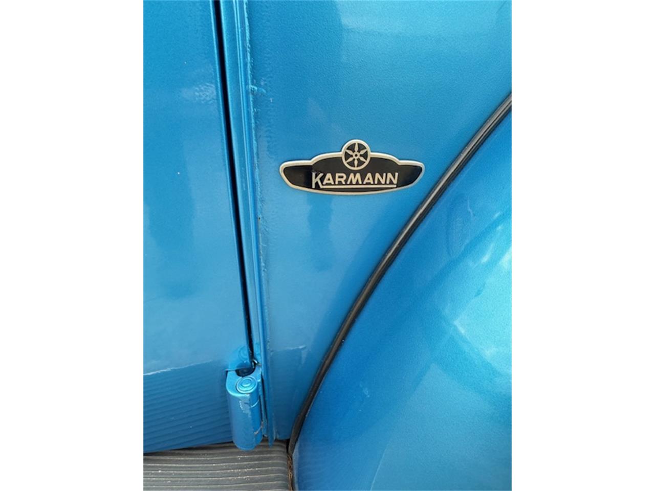 Volkswagen-Karmann-beetle-convertible-1978-bluewhite-white-10