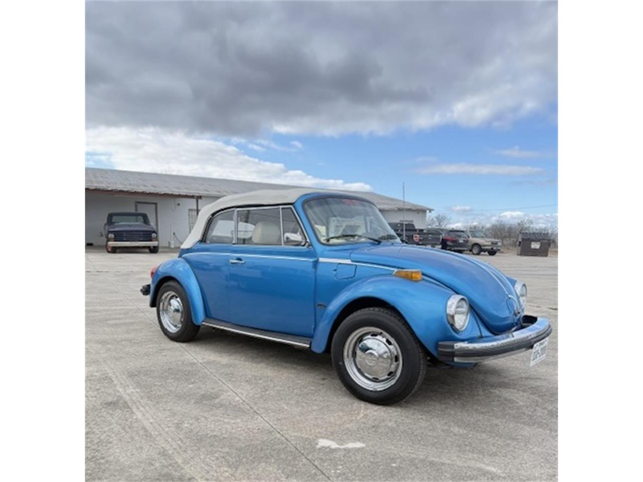 Volkswagen-Karmann-beetle-convertible-1978-bluewhite-white-4