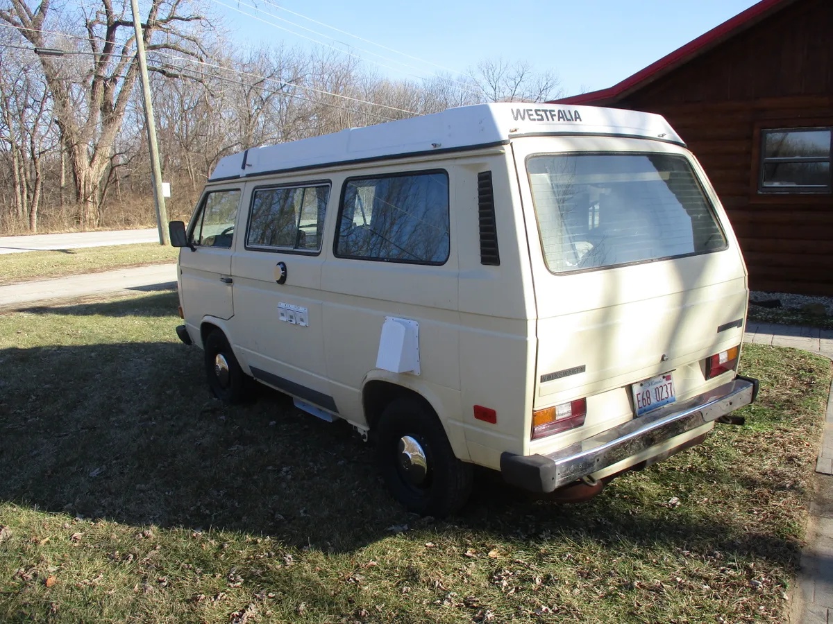 Volkswagen-Kombi-1981-Tan-Tan-12