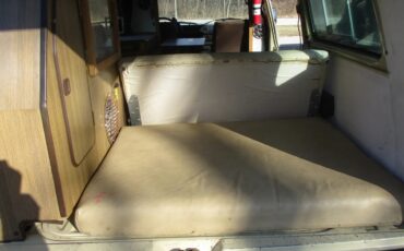 Volkswagen-Kombi-1981-Tan-Tan-19