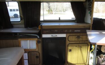 Volkswagen-Kombi-1981-Tan-Tan-2