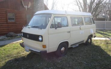 Volkswagen-Kombi-1981-Tan-Tan