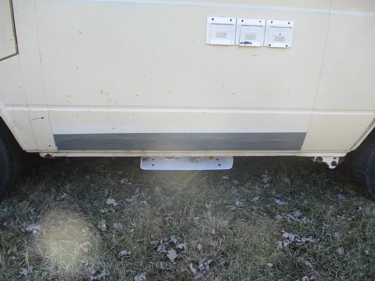 Volkswagen-Kombi-1981-Tan-Tan-6