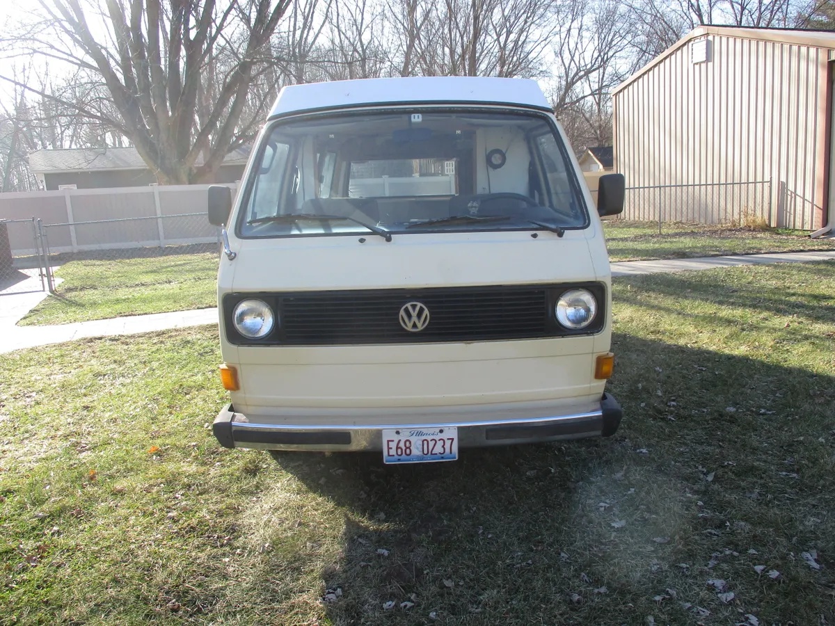 Volkswagen-Kombi-1981-Tan-Tan-7