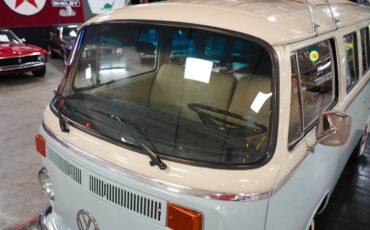Volkswagen-Other-1976-Light-Blue-Tan-11