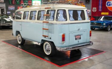 Volkswagen-Other-1976-Light-Blue-Tan-16