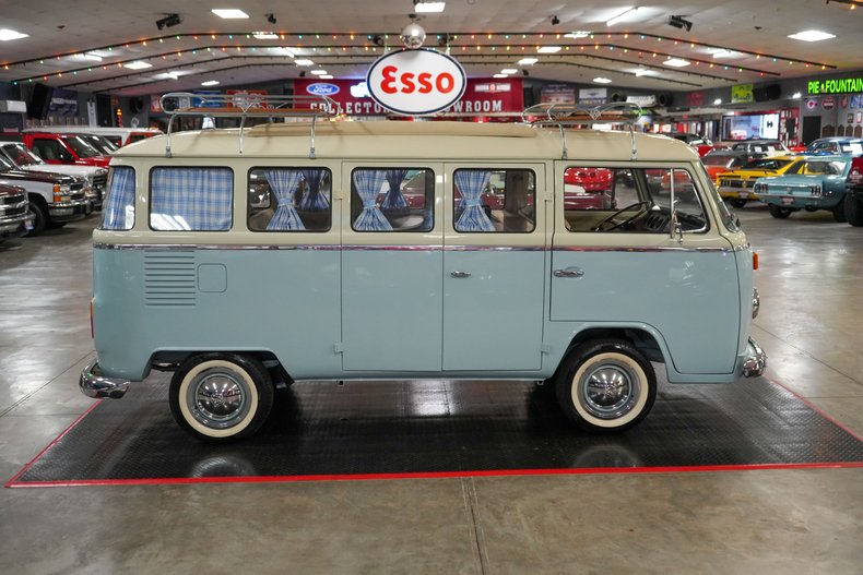 Volkswagen-Other-1976-Light-Blue-Tan-19