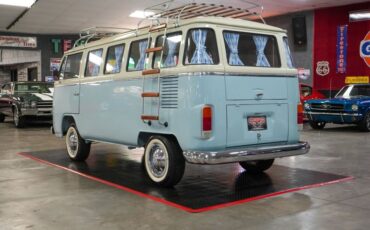 Volkswagen-Other-1976-Light-Blue-Tan-28