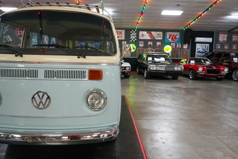 Volkswagen-Other-1976-Light-Blue-Tan-35