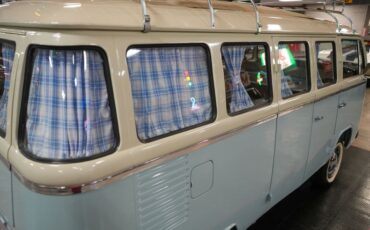 Volkswagen-Other-1976-Light-Blue-Tan-40