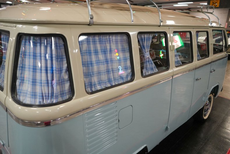 Volkswagen-Other-1976-Light-Blue-Tan-40