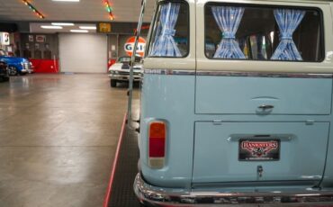 Volkswagen-Other-1976-Light-Blue-Tan-44