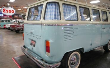 Volkswagen-Other-1976-Light-Blue-Tan-46