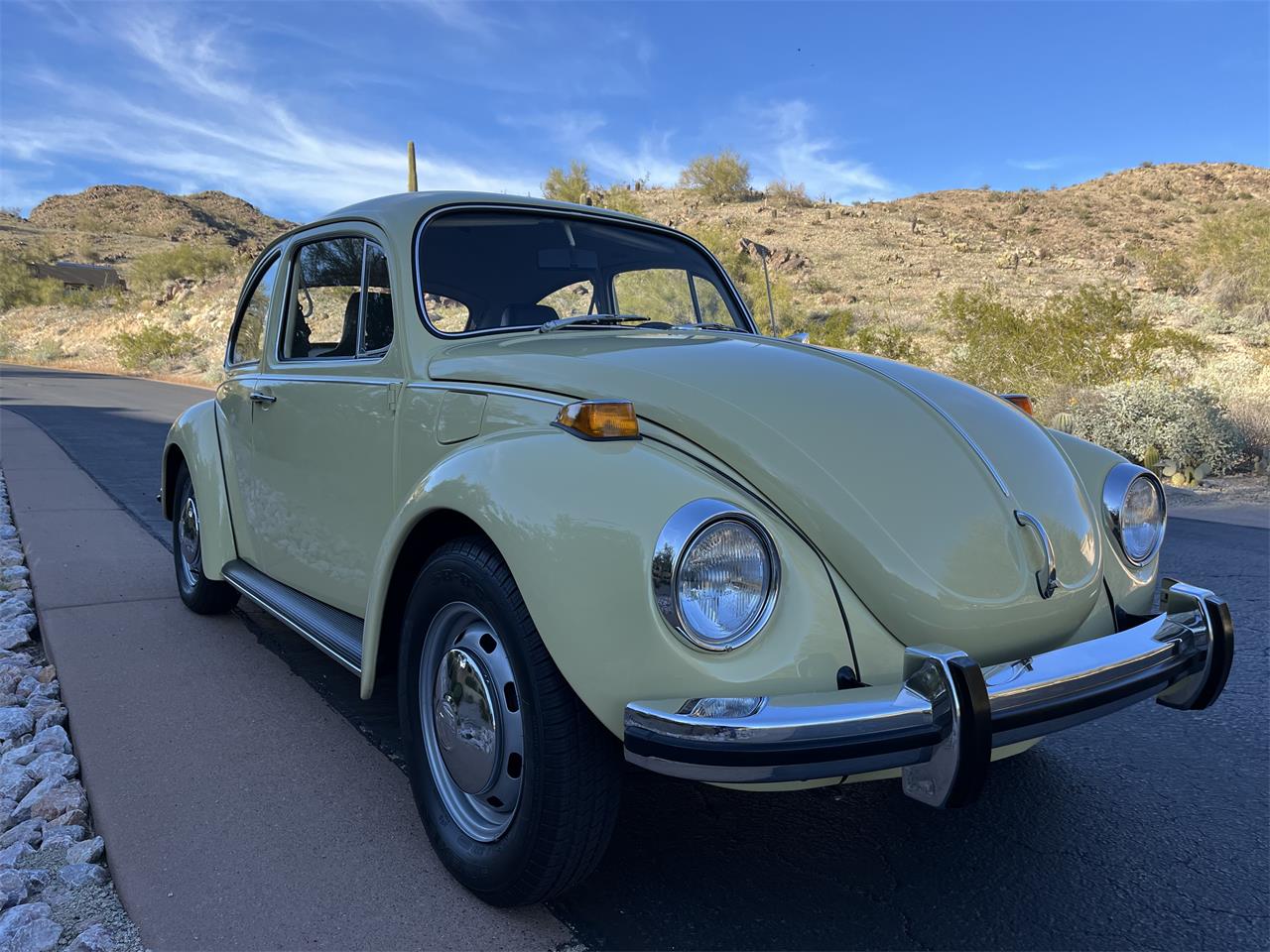 Volkswagen-Super-beetle-1971-Yellow-Black-10