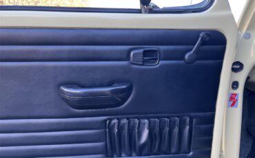 Volkswagen-Super-beetle-1971-Yellow-Black-16