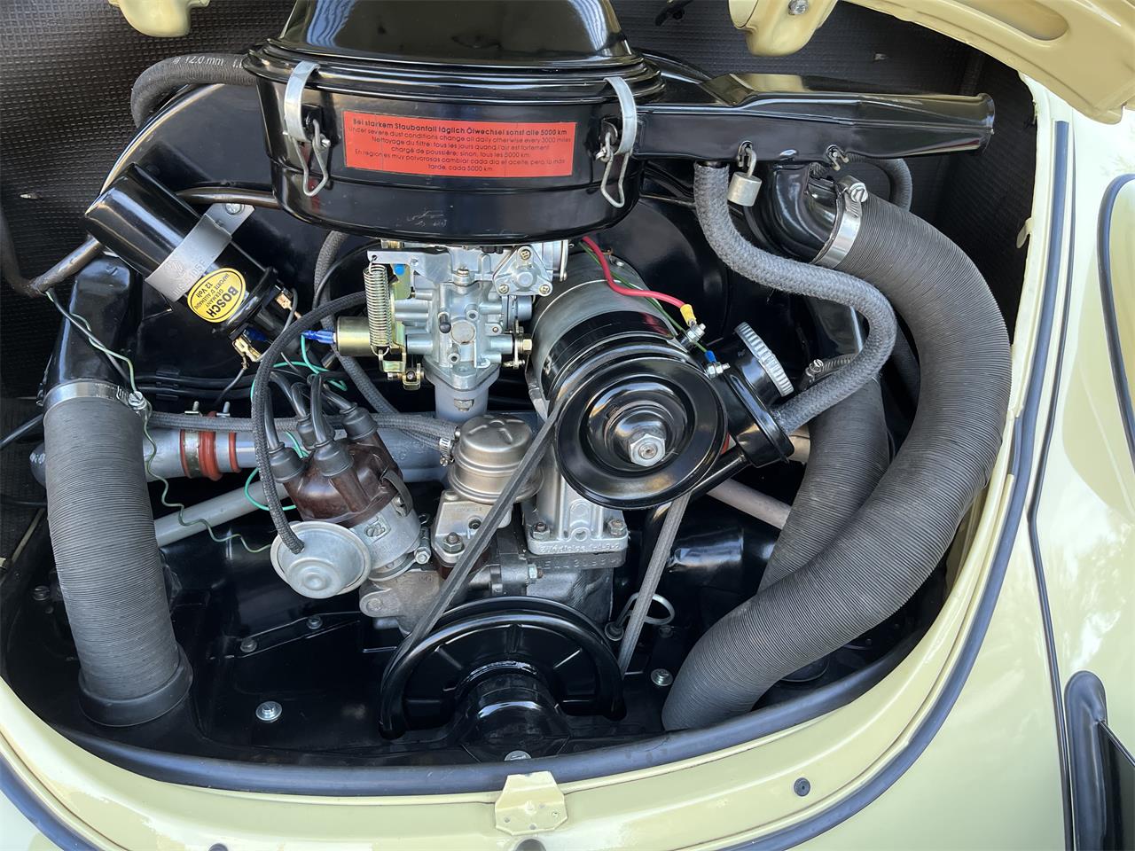 Volkswagen-Super-beetle-1971-Yellow-Black-2