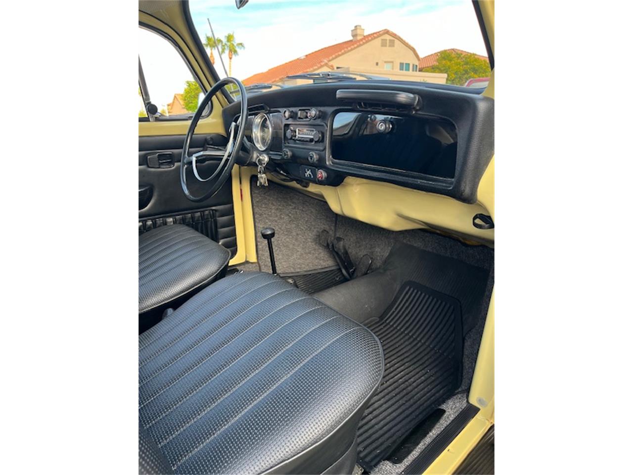 Volkswagen-Super-beetle-1971-Yellow-Black-23