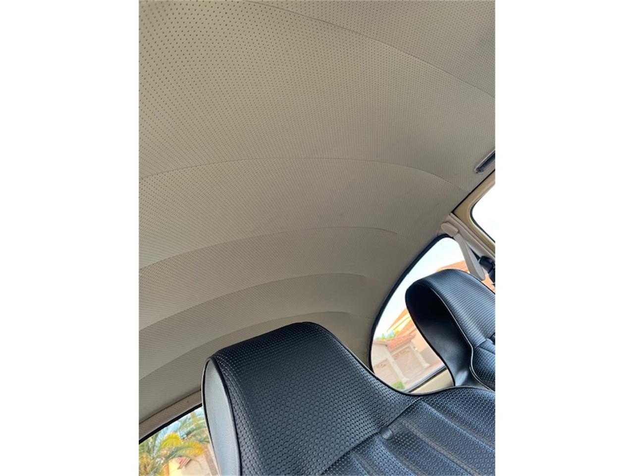 Volkswagen-Super-beetle-1971-Yellow-Black-24