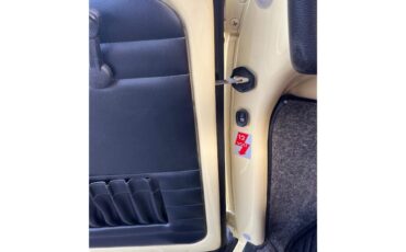 Volkswagen-Super-beetle-1971-Yellow-Black-7