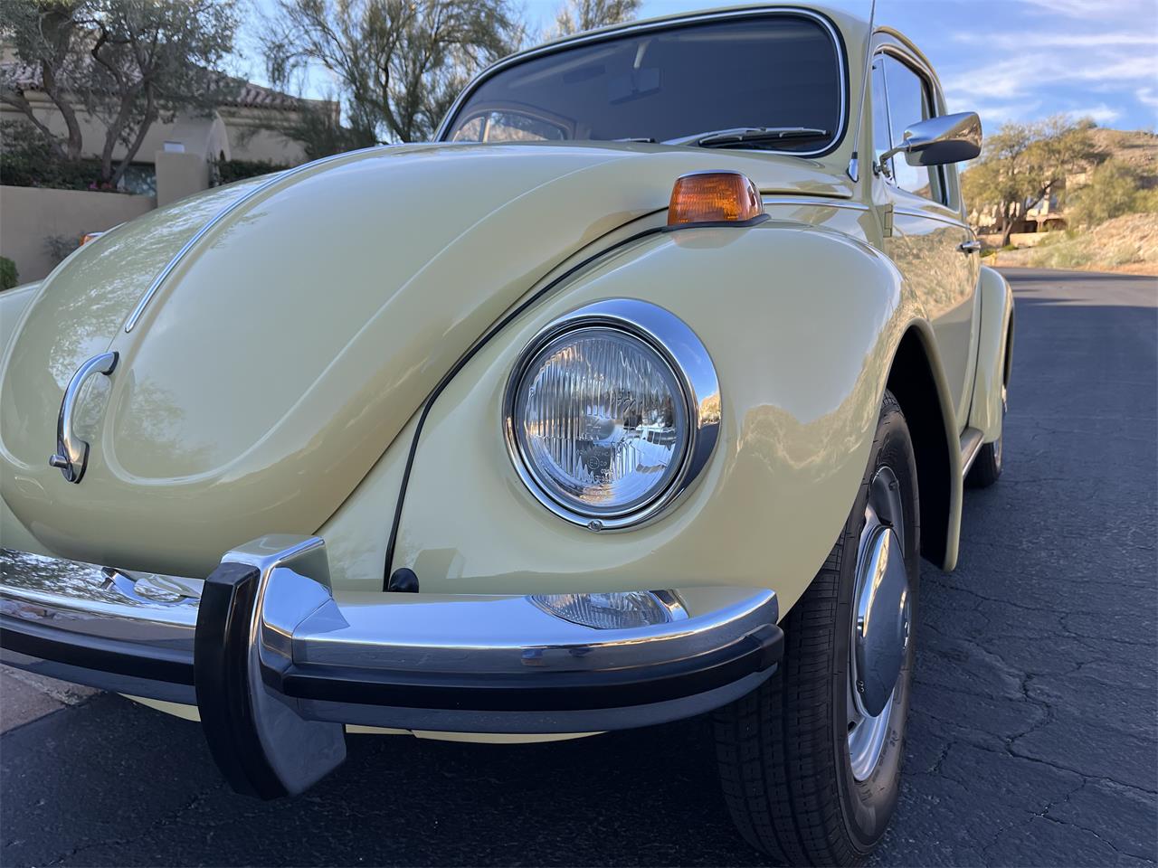Volkswagen-Super-beetle-1971-Yellow-Black-8