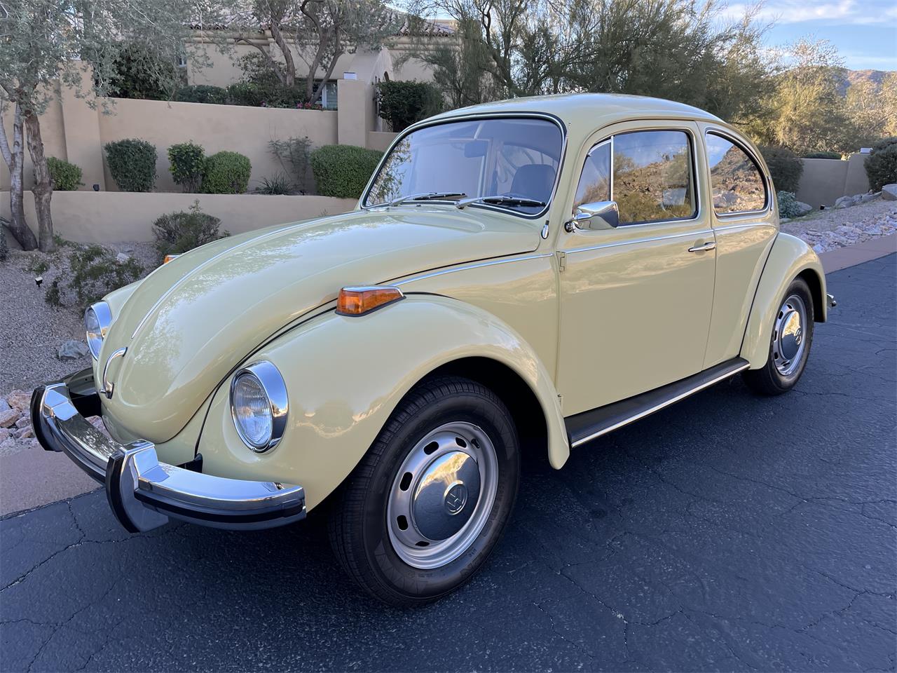 Volkswagen-Super-beetle-1971-Yellow-Black