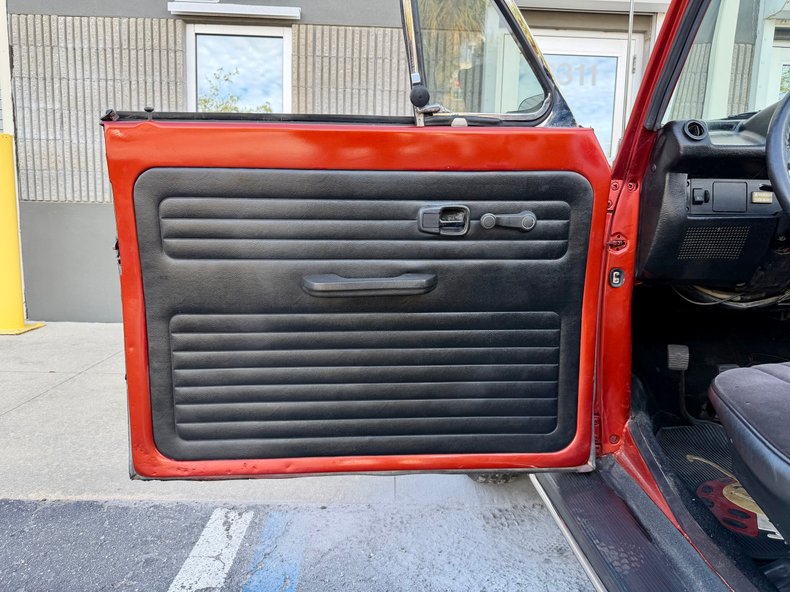 Volkswagen-Super-beetle-1978-Burnt-Orange-Metalli-Black-10