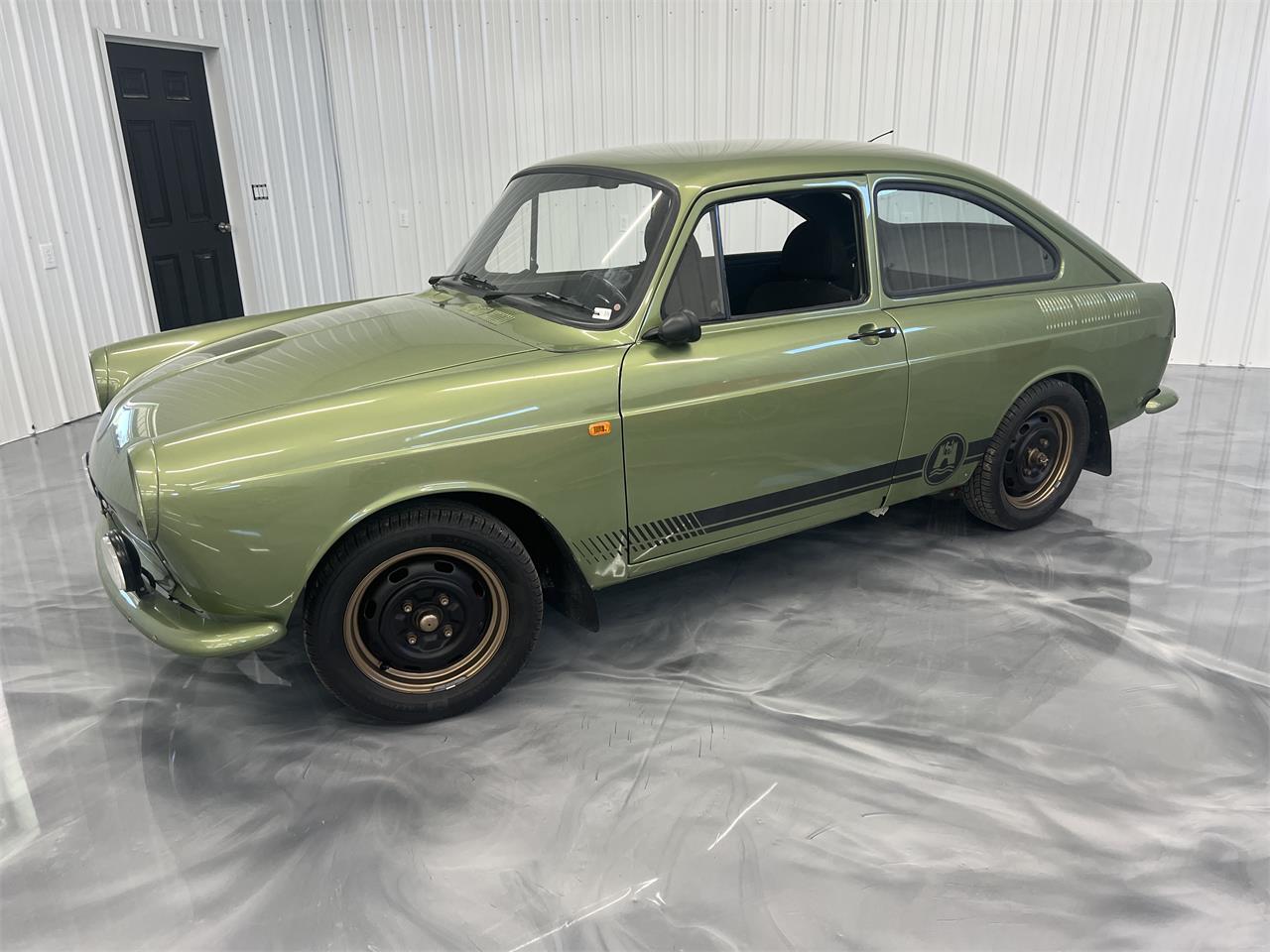 Volkswagen-Type-3-1969-Green-Black-2