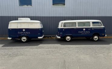 Volkswagen-Vanagon-1975-Blue-and-White-Blue-11