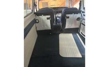 Volkswagen-Vanagon-1975-Blue-and-White-Blue-13