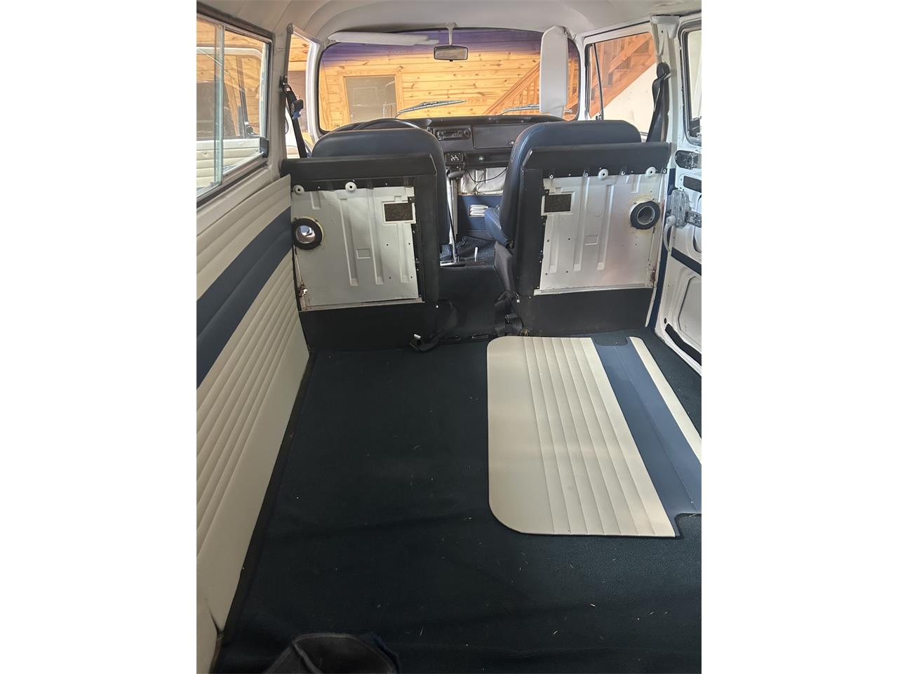 Volkswagen-Vanagon-1975-Blue-and-White-Blue-13