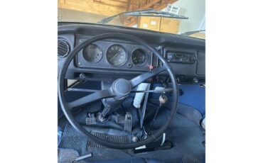 Volkswagen-Vanagon-1975-Blue-and-White-Blue-15