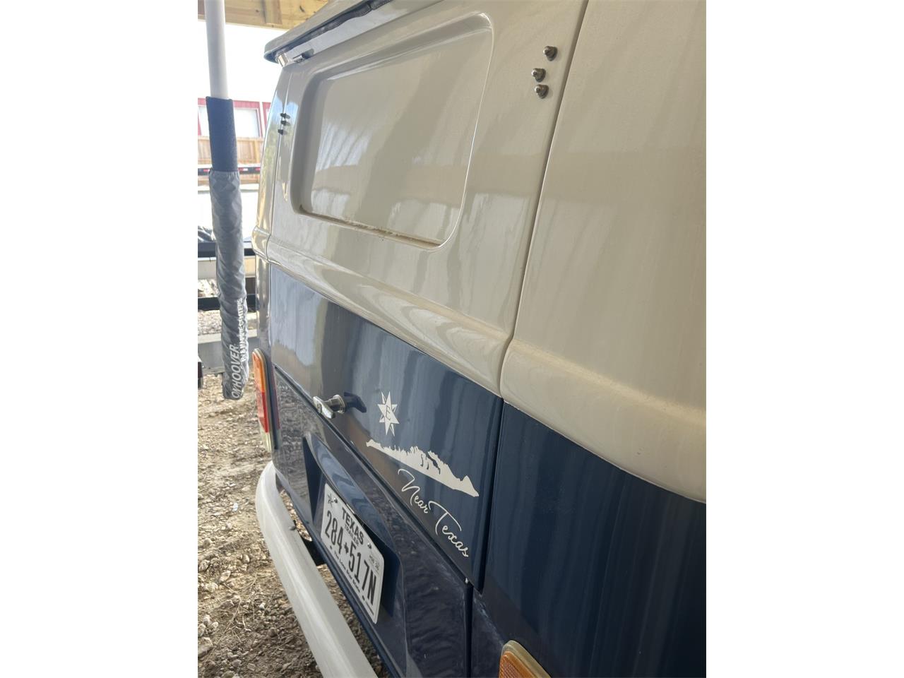 Volkswagen-Vanagon-1975-Blue-and-White-Blue-8