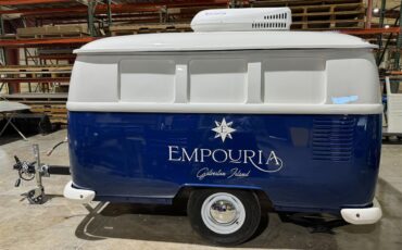 Volkswagen-Vanagon-1975-Blue-and-White-Blue-9