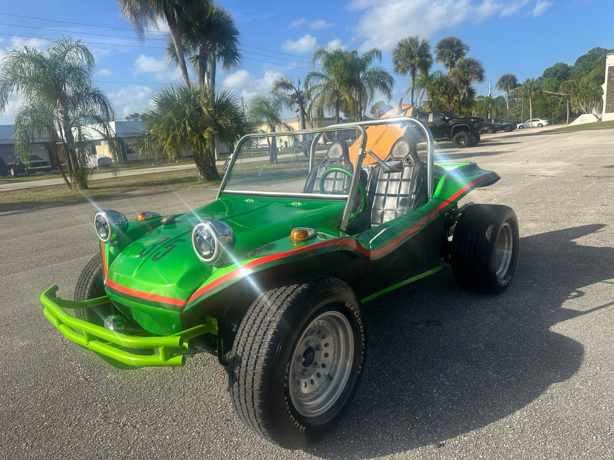 Volkswagen-beetle-1965-green-1