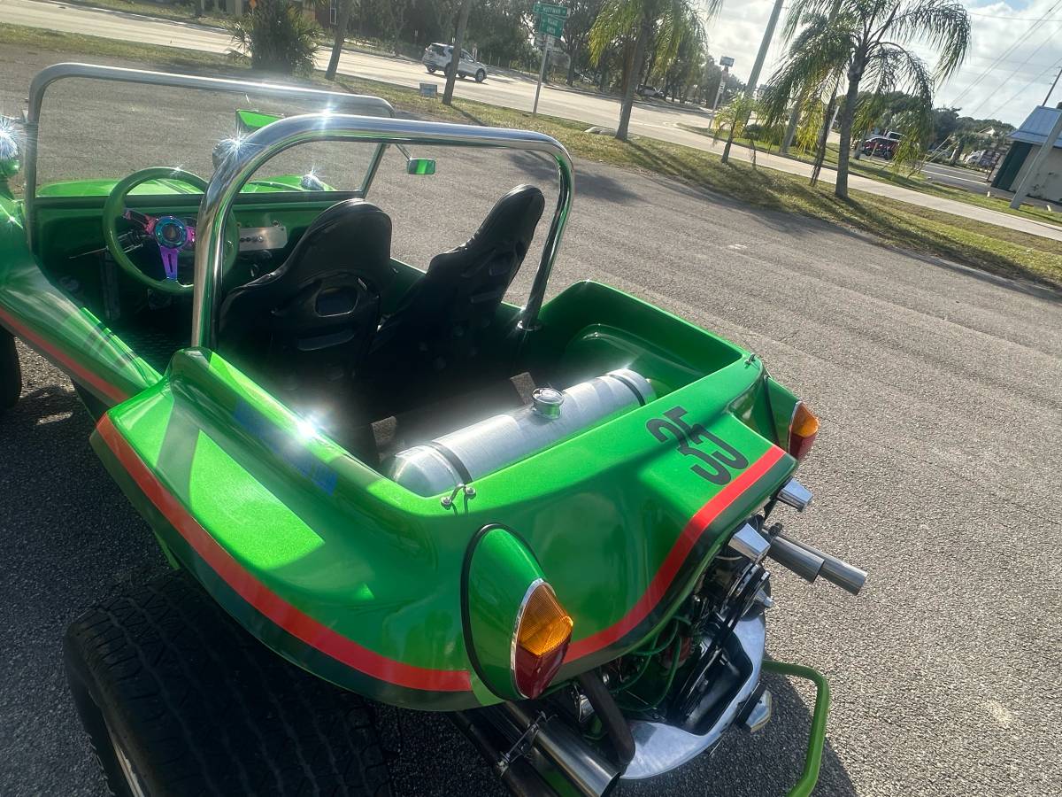 Volkswagen-beetle-1965-green-14