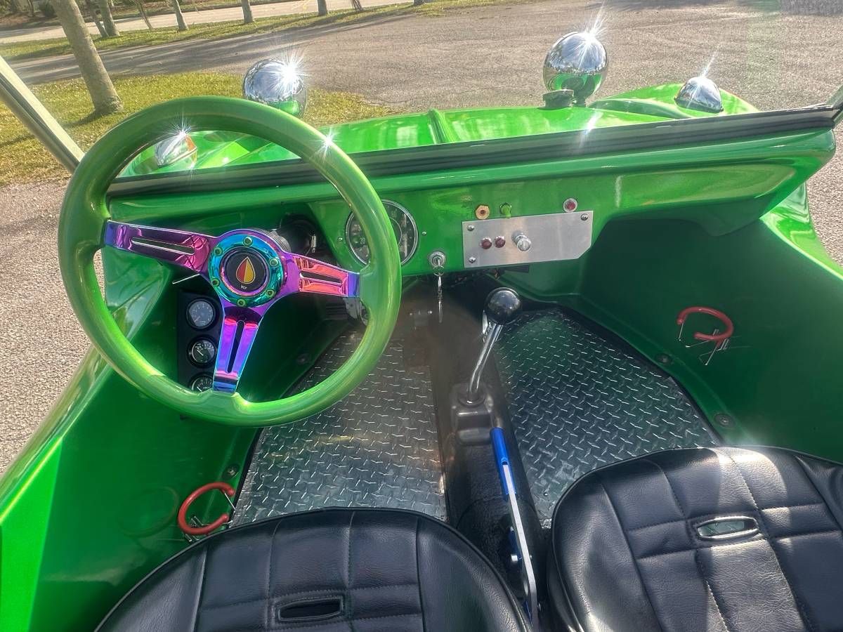 Volkswagen-beetle-1965-green-15