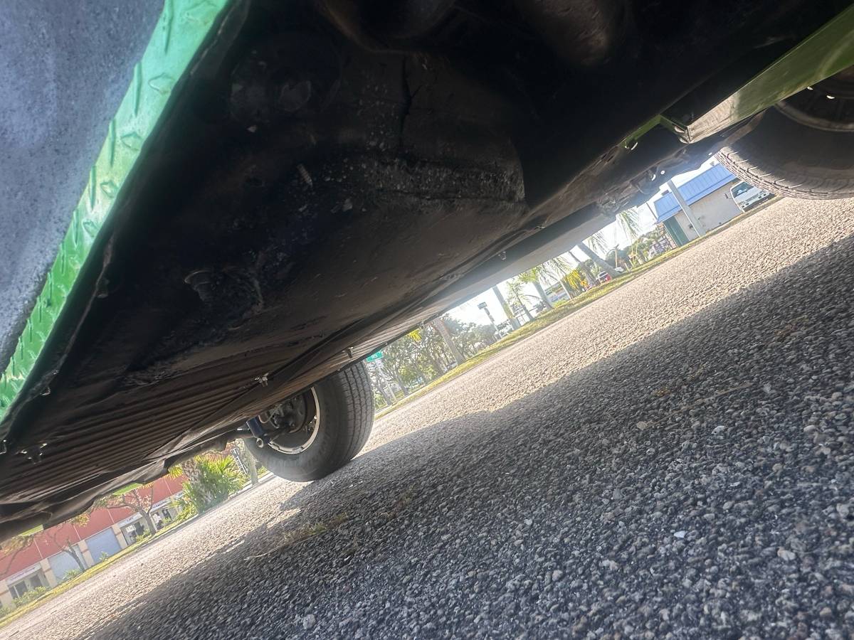 Volkswagen-beetle-1965-green-16