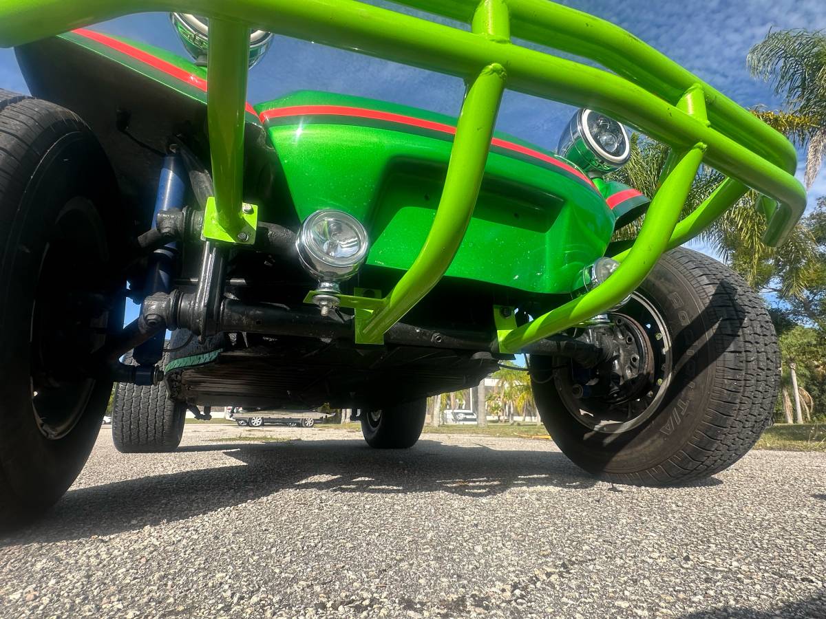 Volkswagen-beetle-1965-green-20